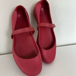 Crocs Women’s Alice Work Flat/Mary Jane Style Shoe